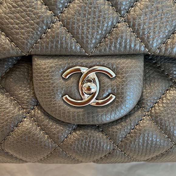 CHANEL XXL Jumbo Classic Flap Bag - Picture 16 of 16